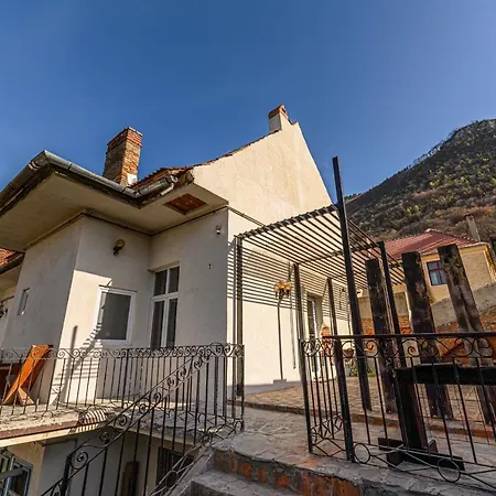 Apartment Cont Inchis Goli *