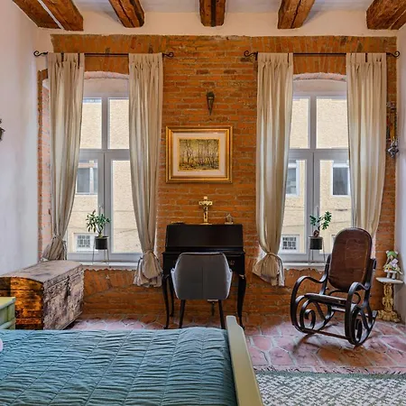 Apartment Cont Inchis Goli Brasov