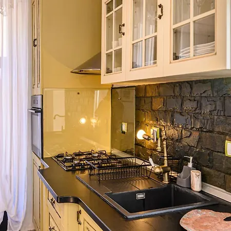 Cont Inchis Goli Apartment *
