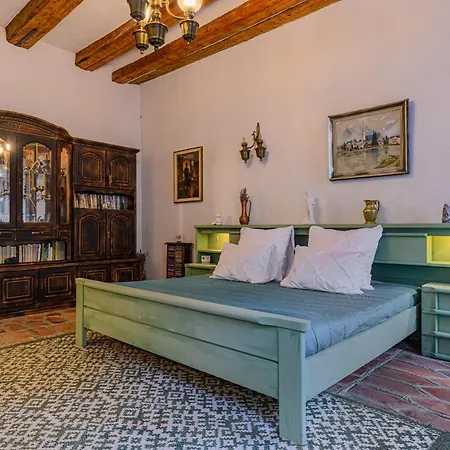 Apartment Cont Inchis Goli *